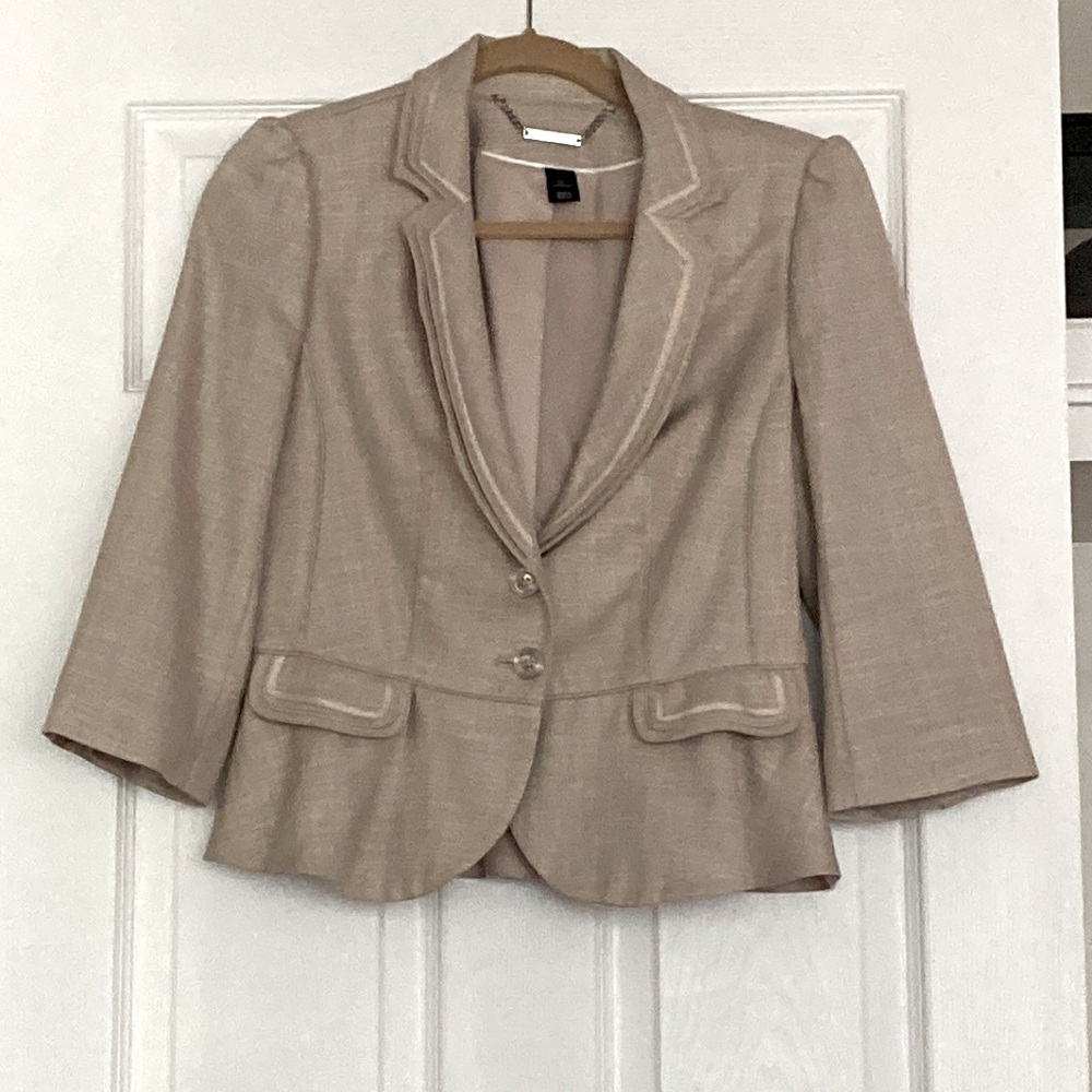 Perfect Condition Flattering Lightweight Beige Bl… - image 1